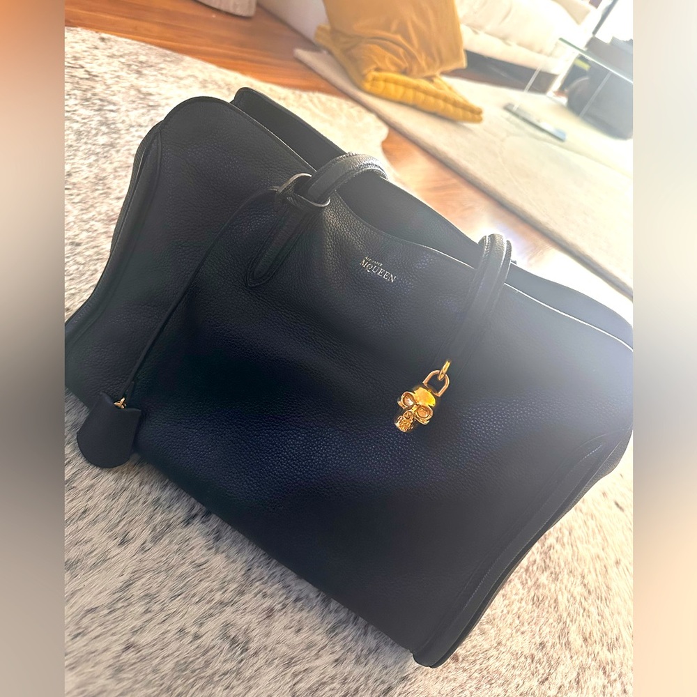 Alexander McQueen Shoulder bag